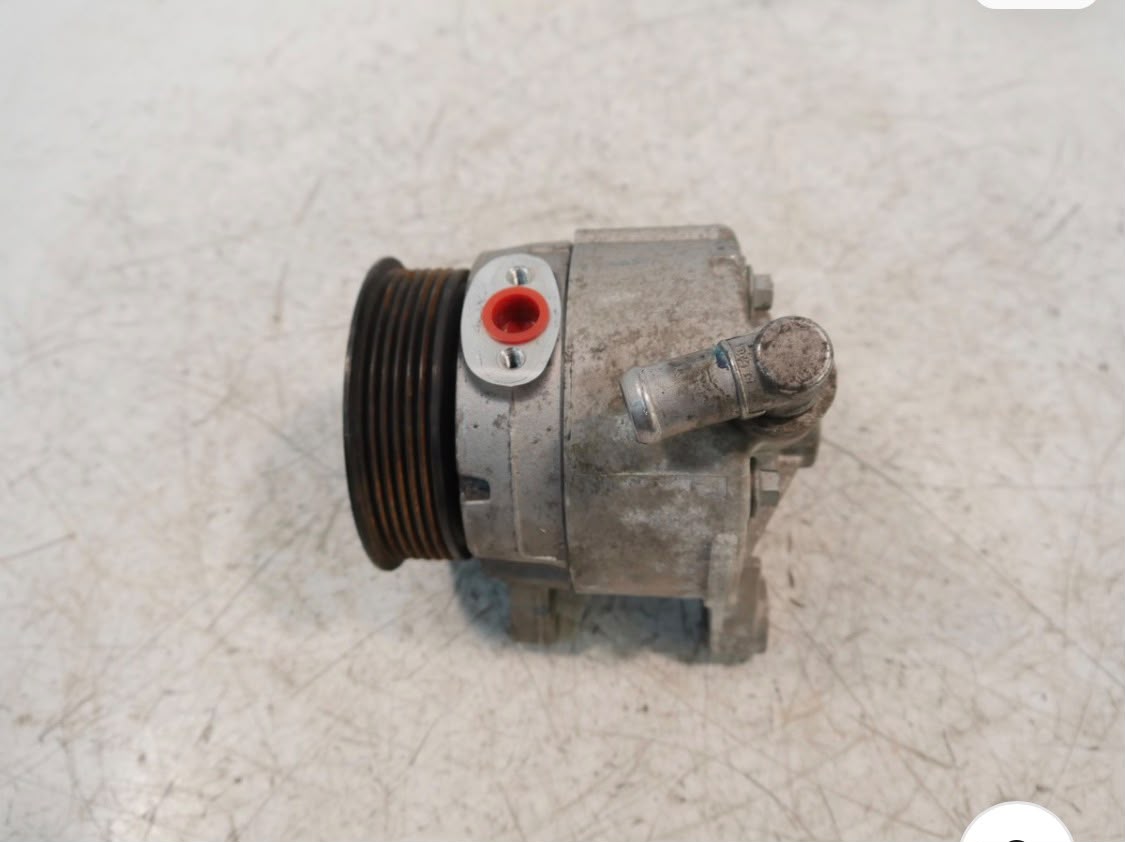 Photo 2 of Range rover hydrolic pump cpla Ac